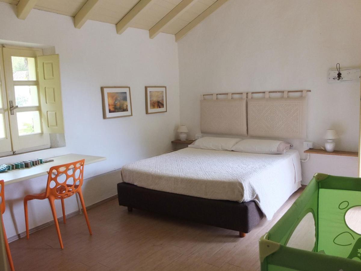 Villa Li Pireddi à Aglientu Extérieur photo