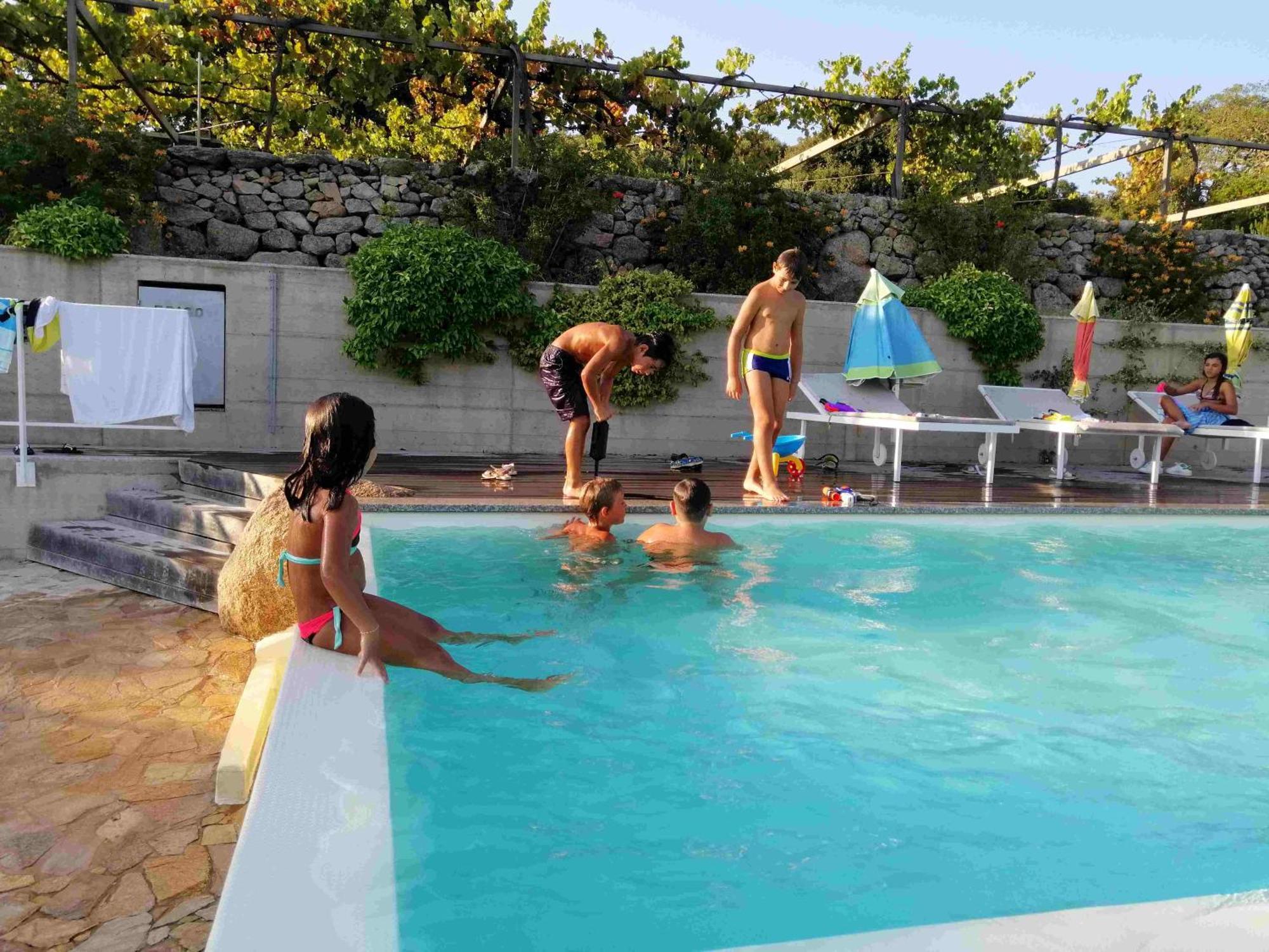 Villa Li Pireddi à Aglientu Extérieur photo